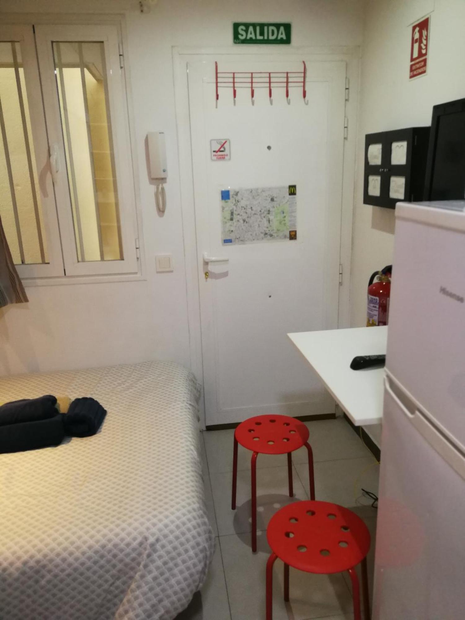 Microloft En Lavapies, 15 Metros Appartement Madrid Buitenkant foto