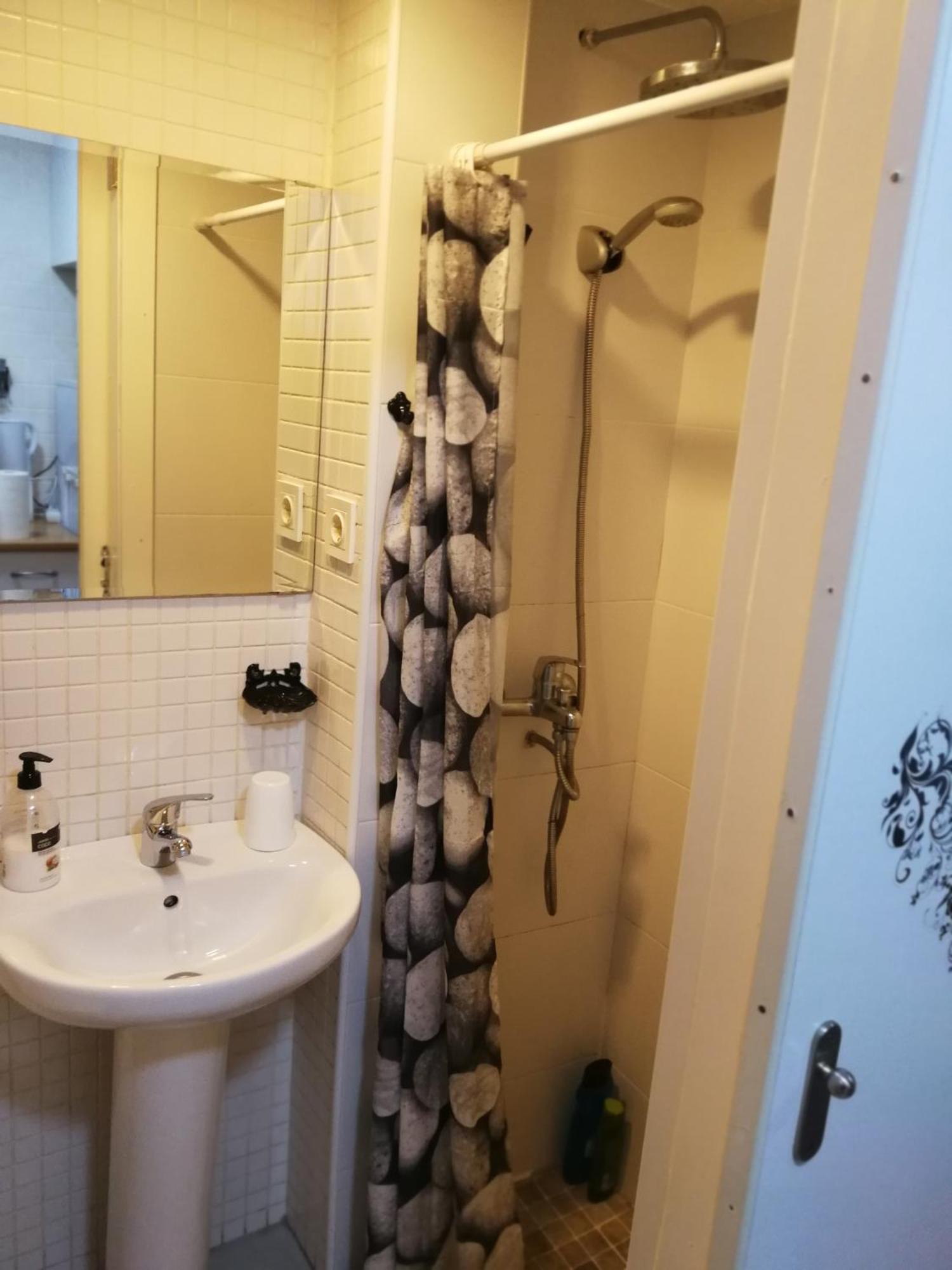 Microloft En Lavapies, 15 Metros Appartement Madrid Buitenkant foto